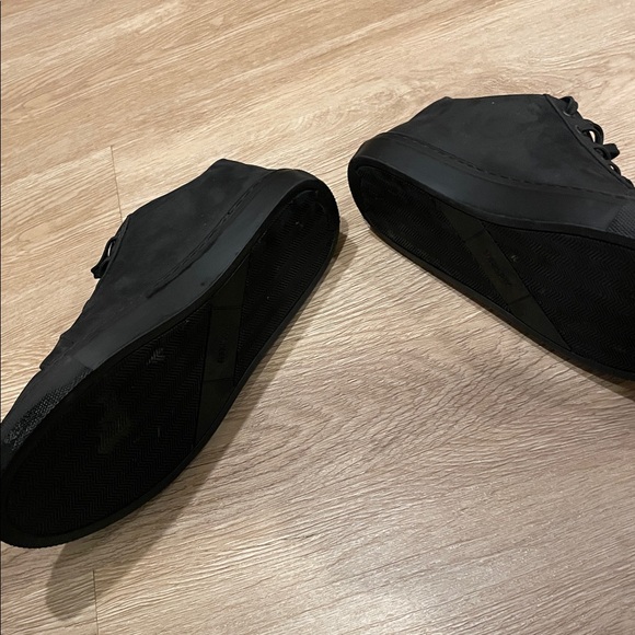 Thursday Matte black low top sneakers - Picture 2 of 3